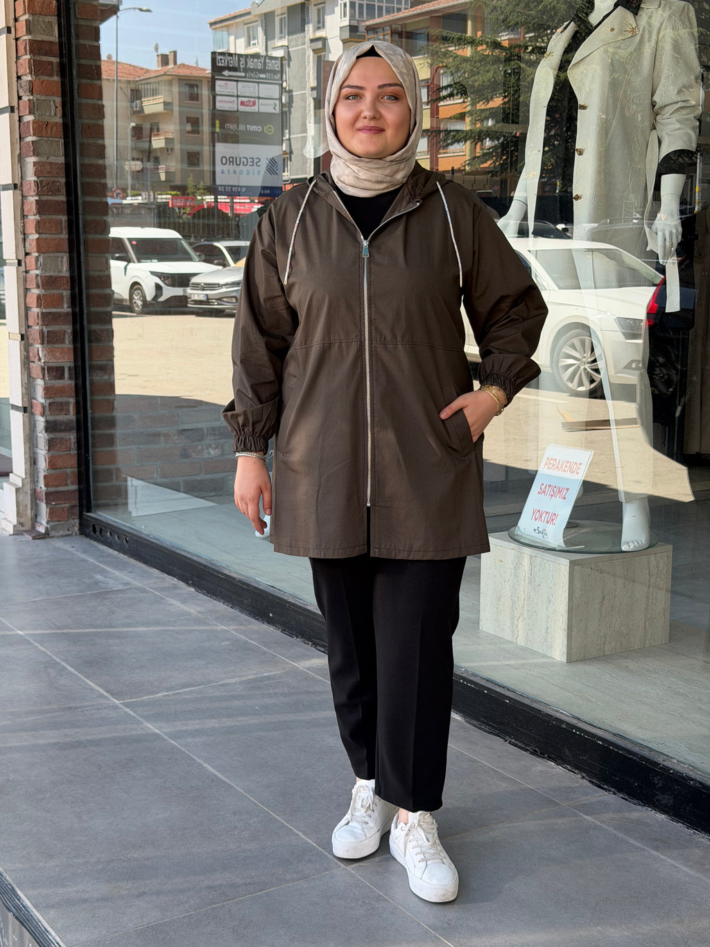 Lase İşlemeli Kapüşonlu Spor Kap - 2100