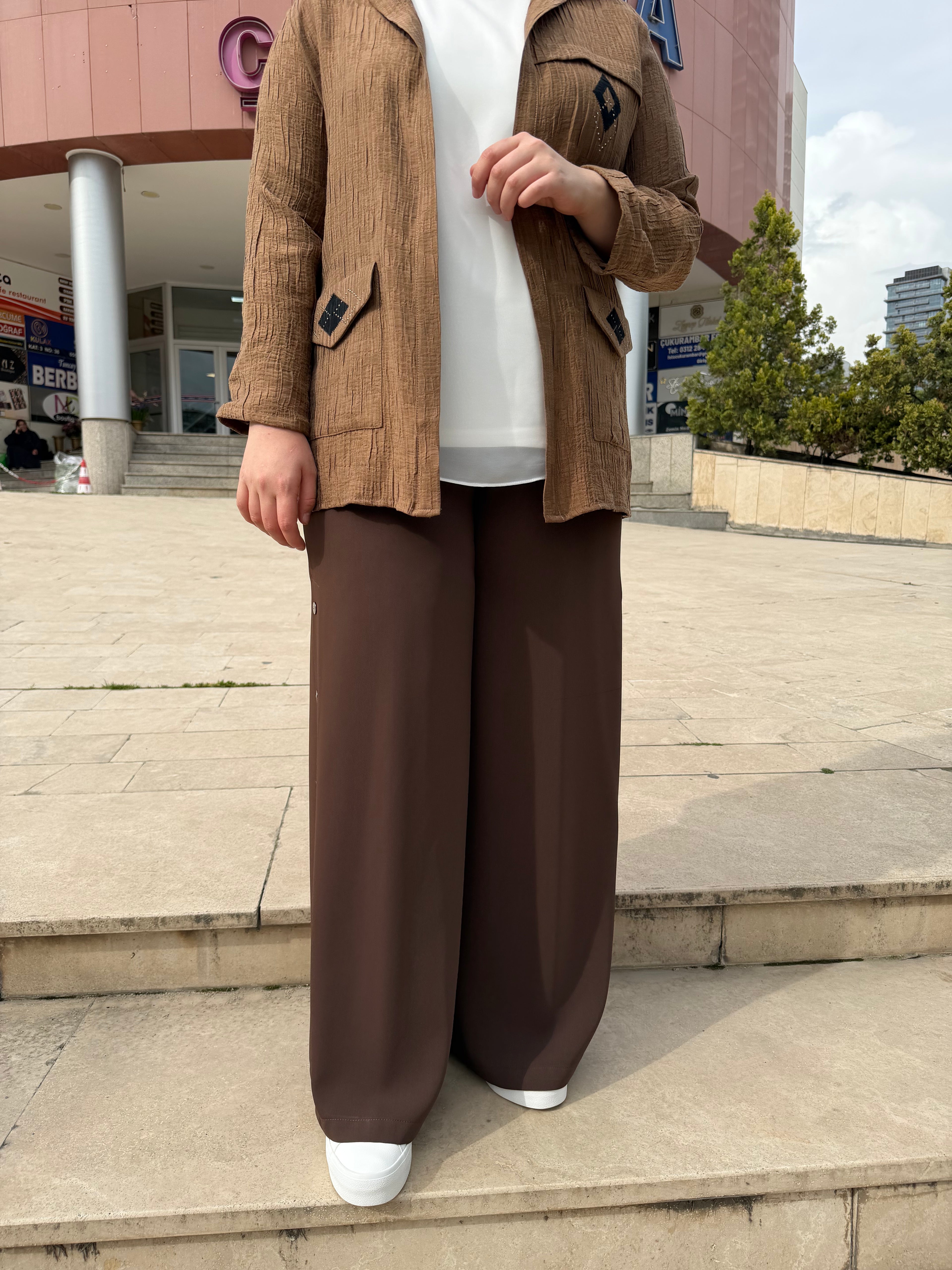 Düğme Aksesuarlı Etek Pantolon