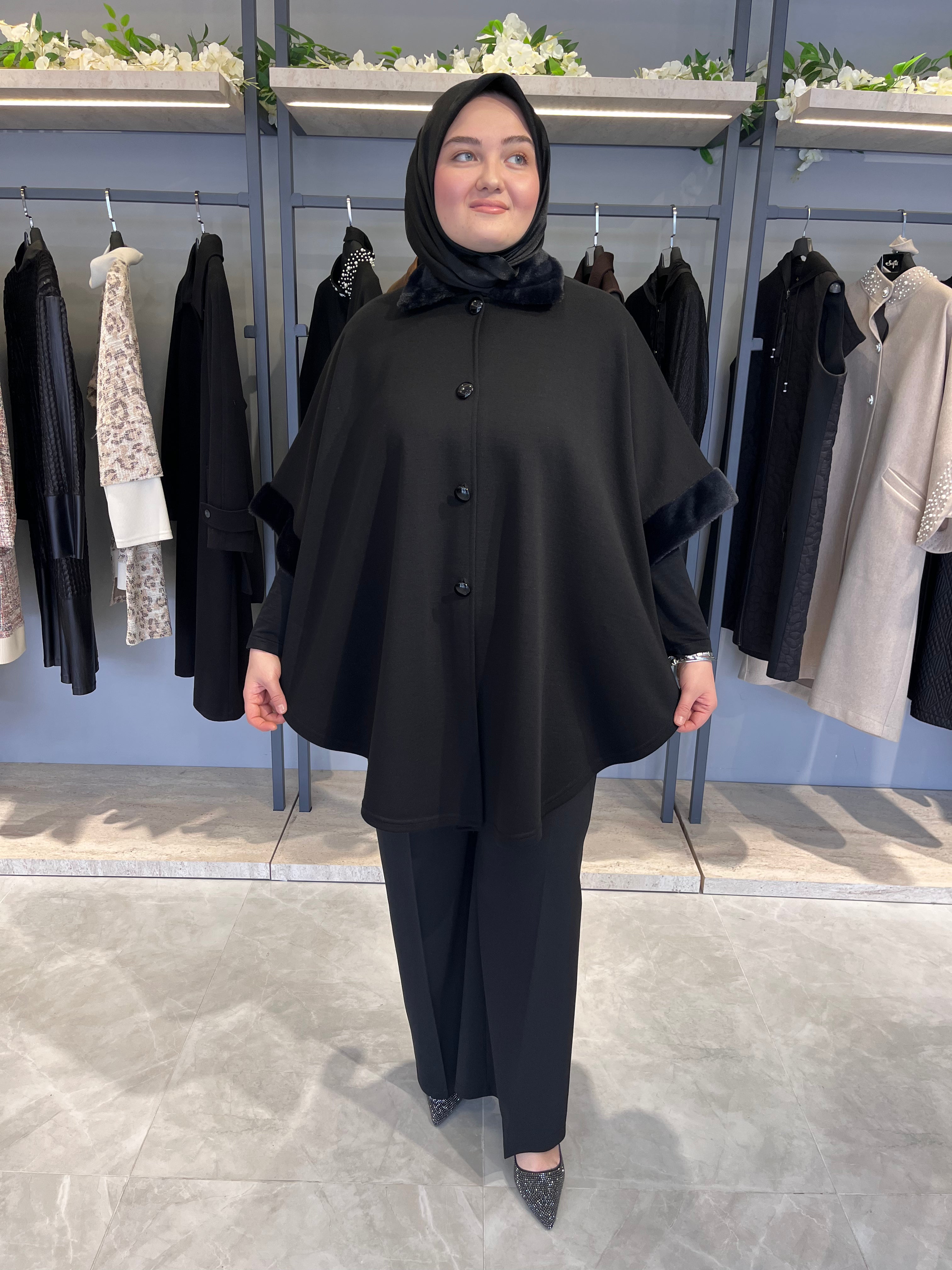 Yakası ve Kolu Kürklü Triko Panço  - 7316