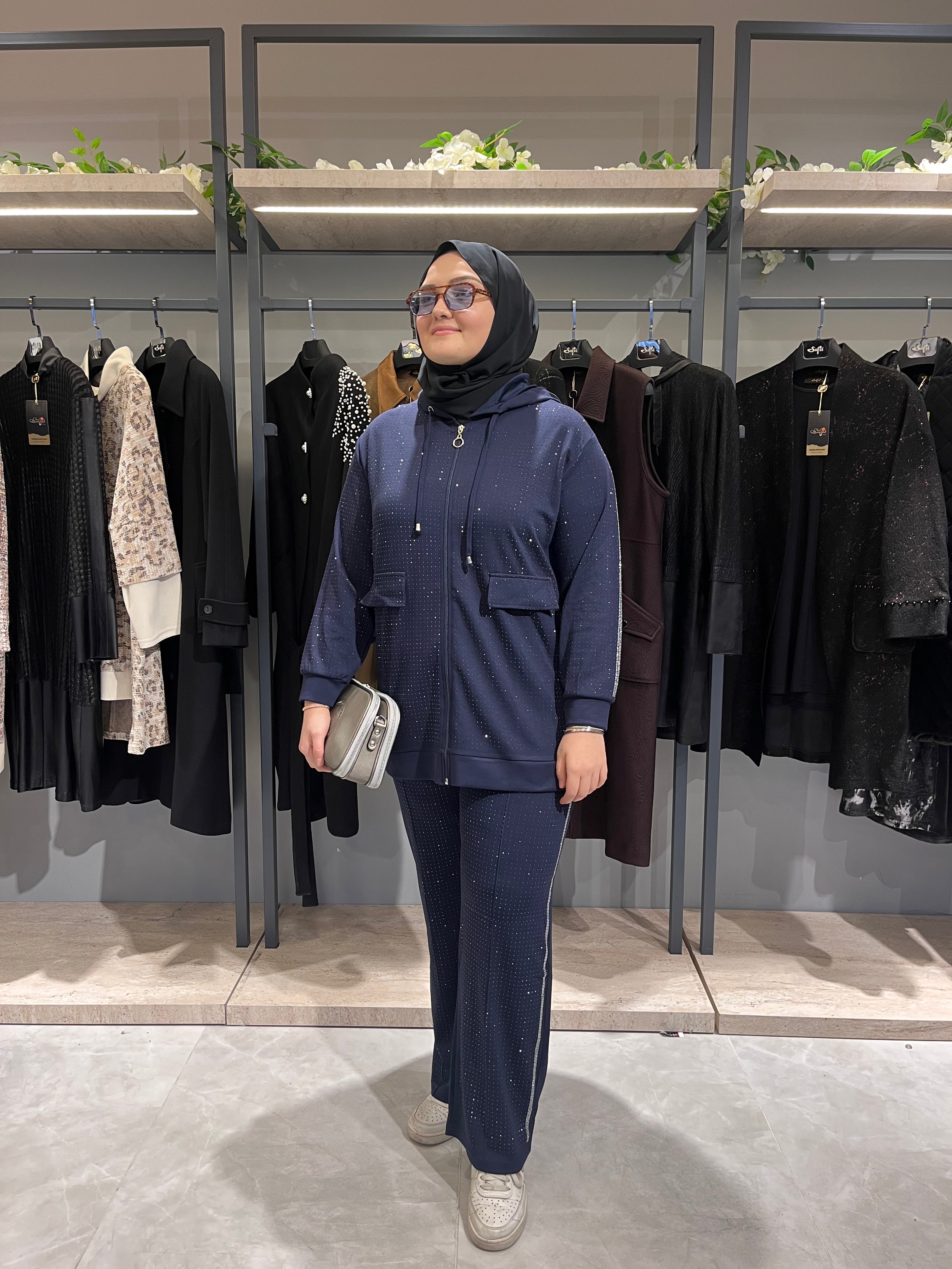 Şerit Bol Taşlı Kapüşonlu Pantolonlu Takım - 830