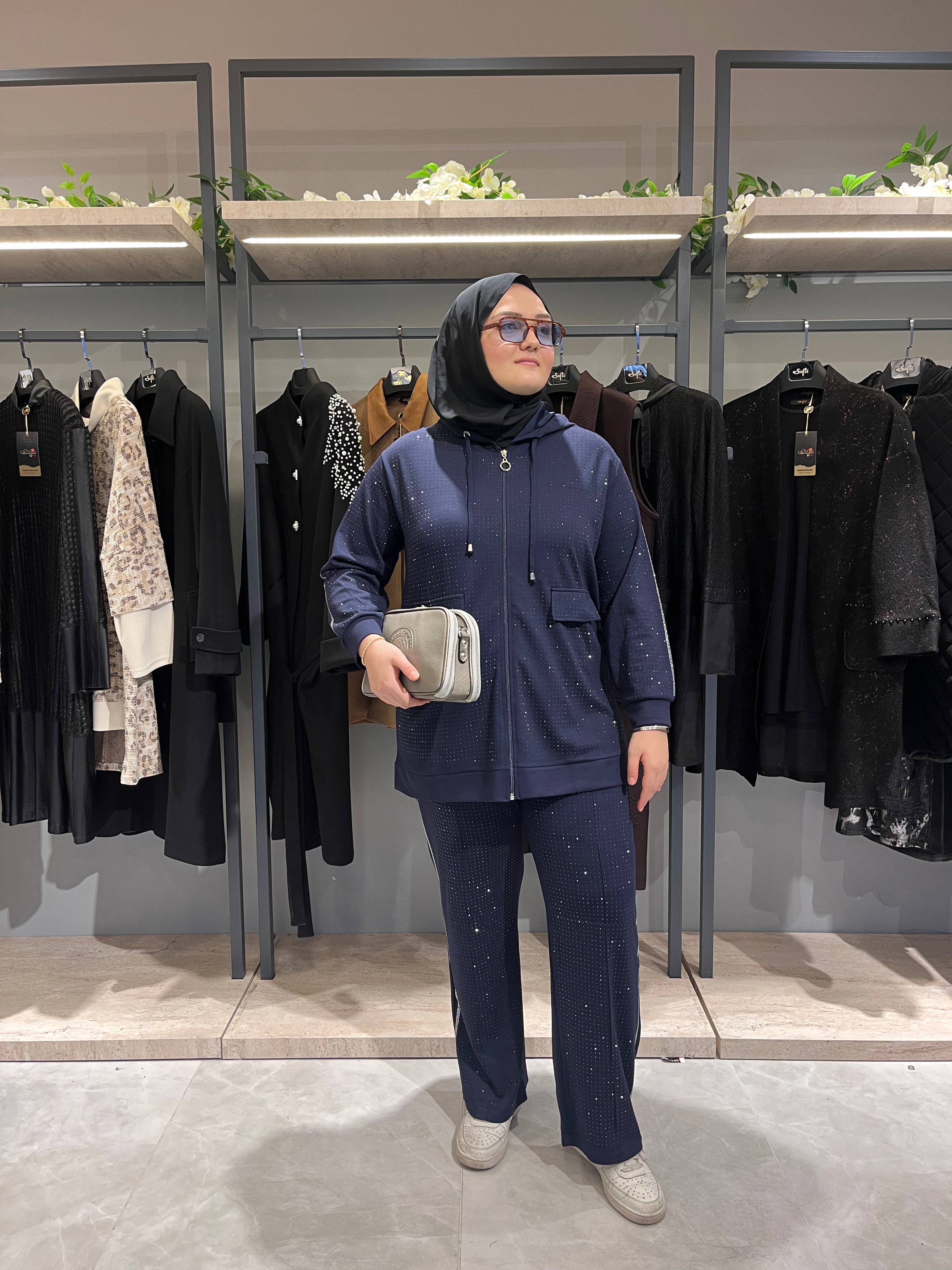 Şerit Bol Taşlı Kapüşonlu Pantolonlu Takım - 830