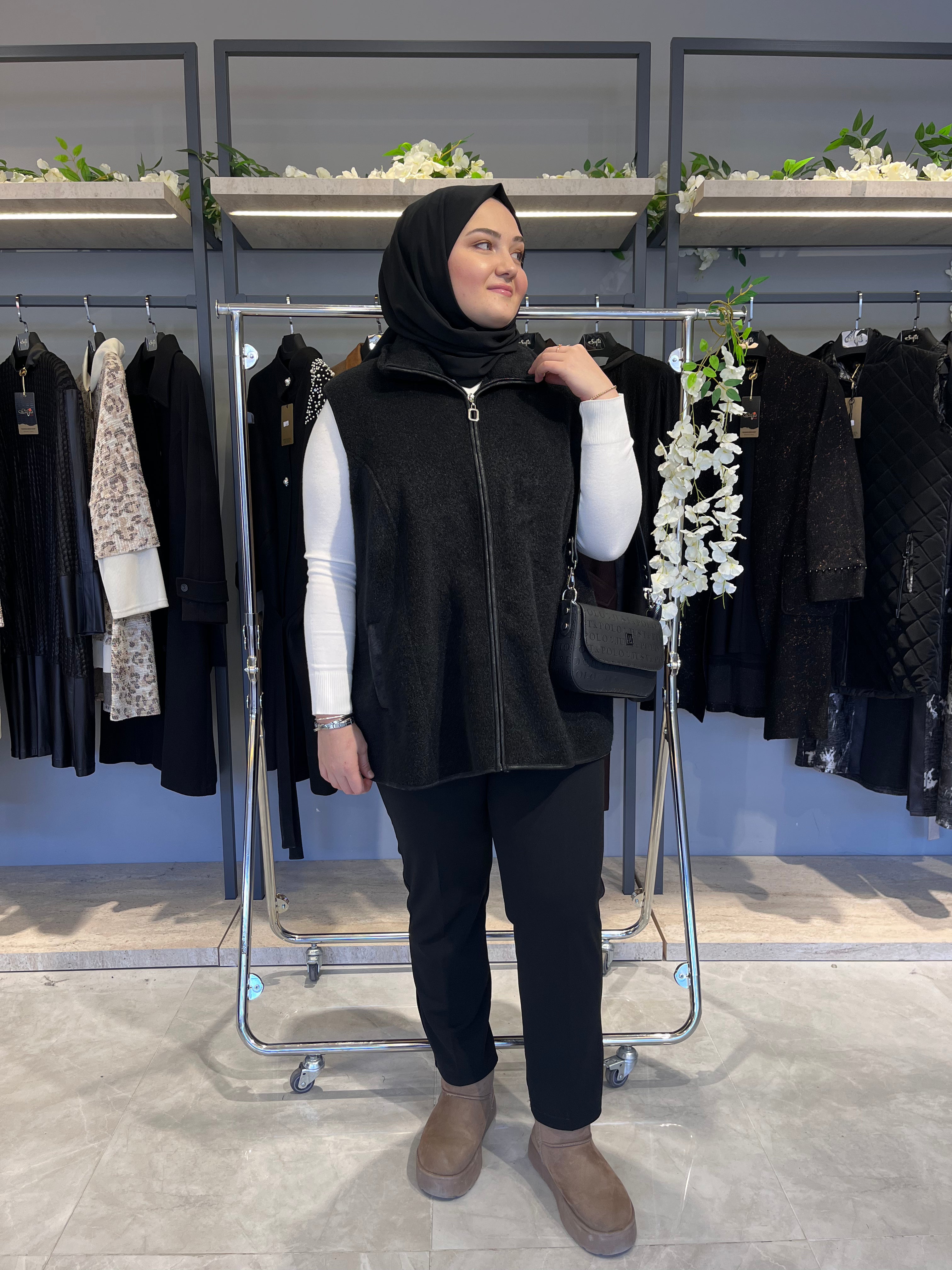 Deri Biyeli Astarsız Kaşmir Yelek  - 790