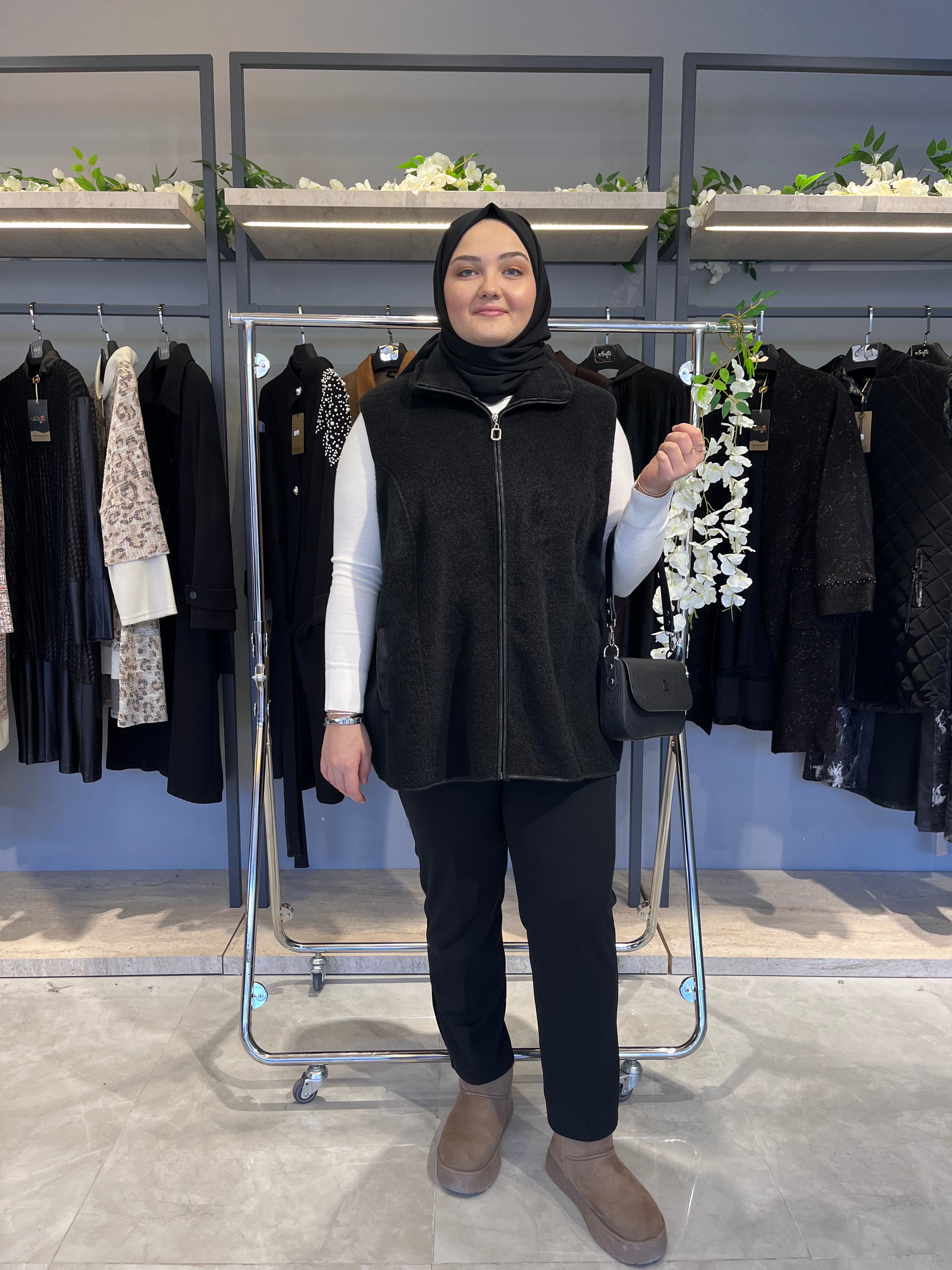 Deri Biyeli Astarsız Kaşmir Yelek  - 790