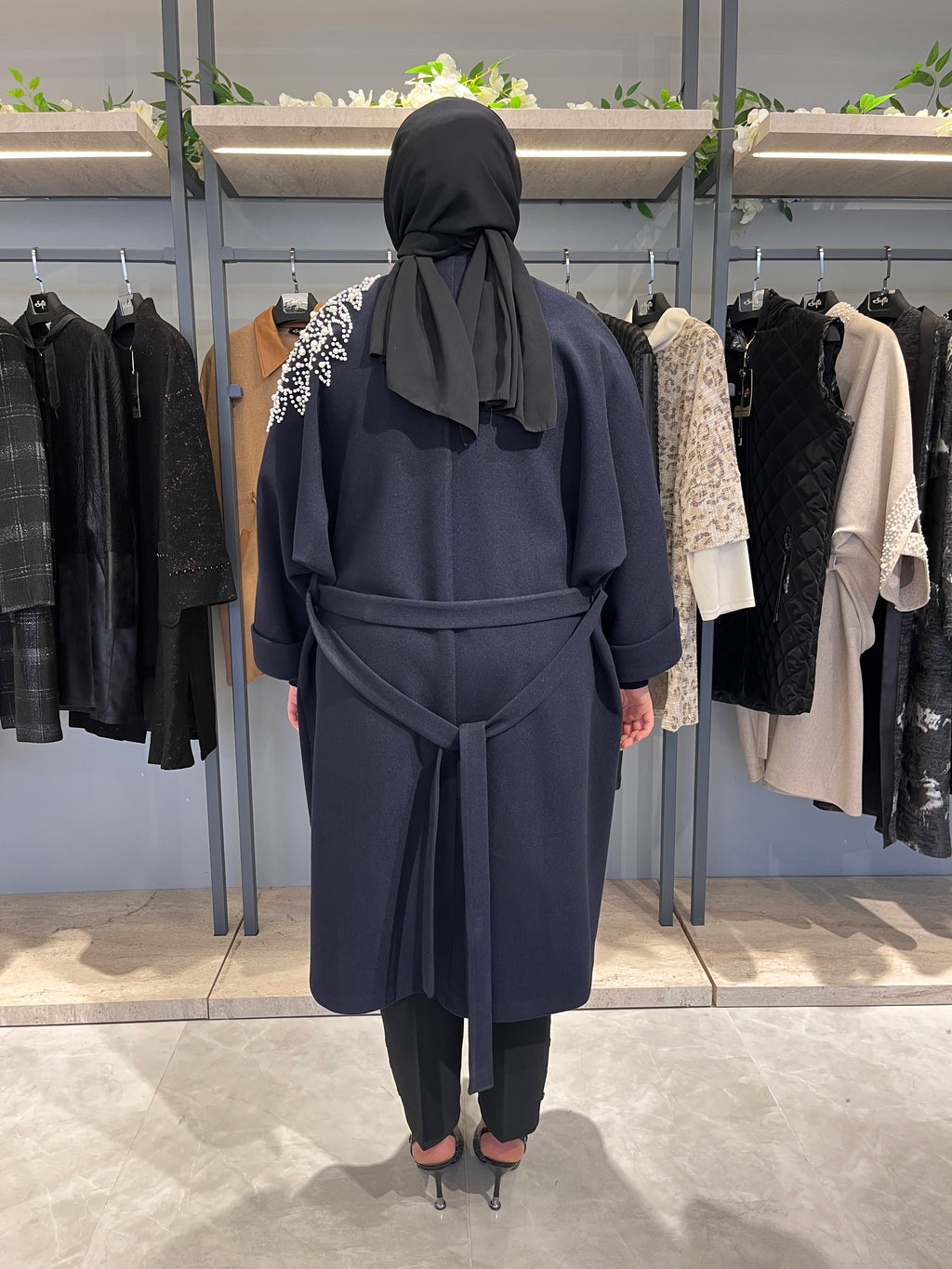 Omuzu Taş İşlemeli İncili Astarsız Reglan Kol Kaban - 26042