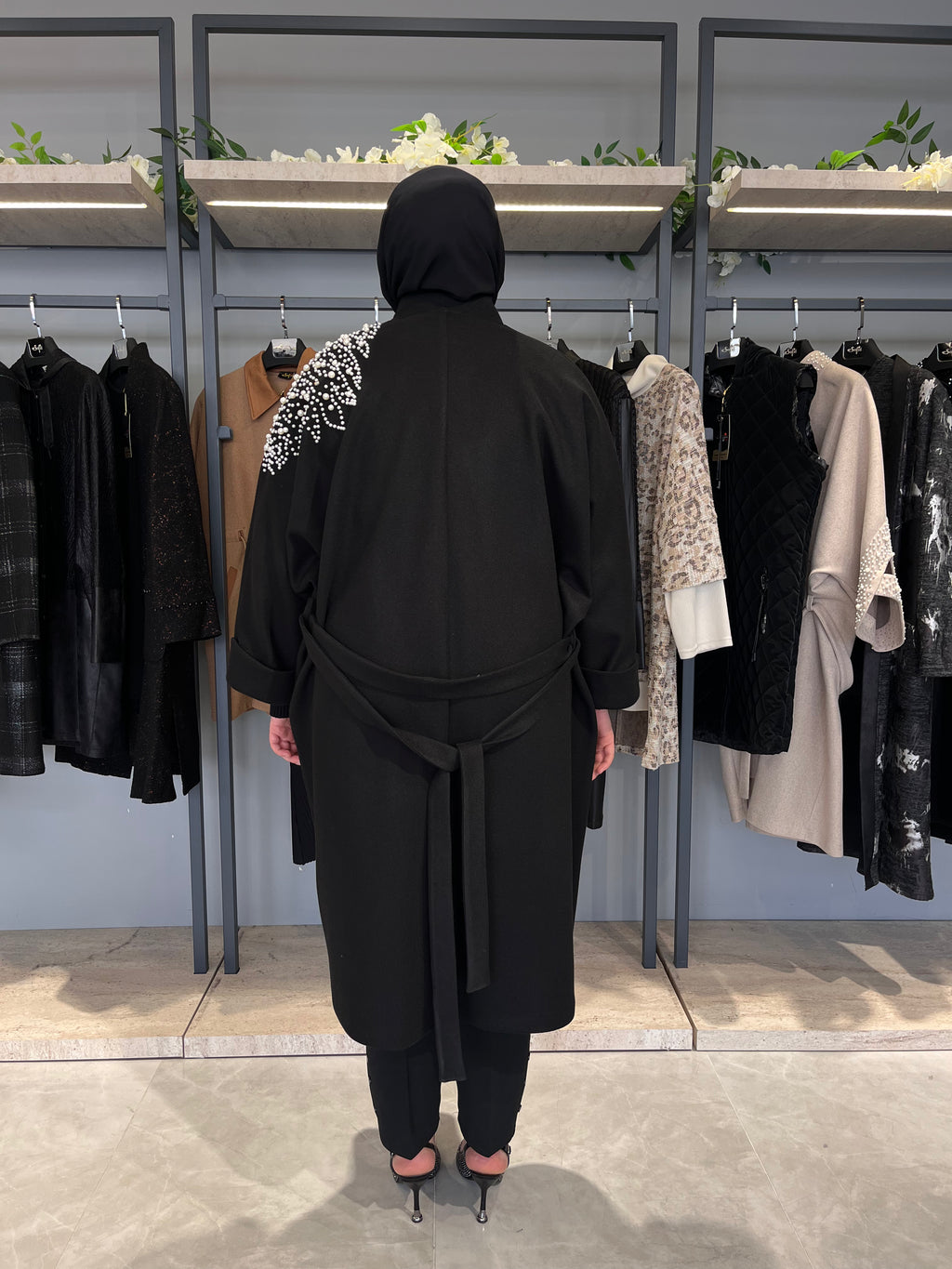 Omuzu Taş İşlemeli İncili Astarsız Reglan Kol Kaban - 26042